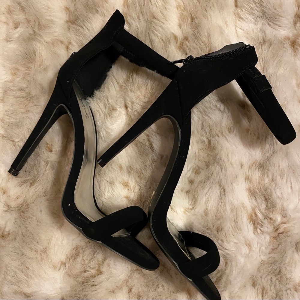 Black heels 👠